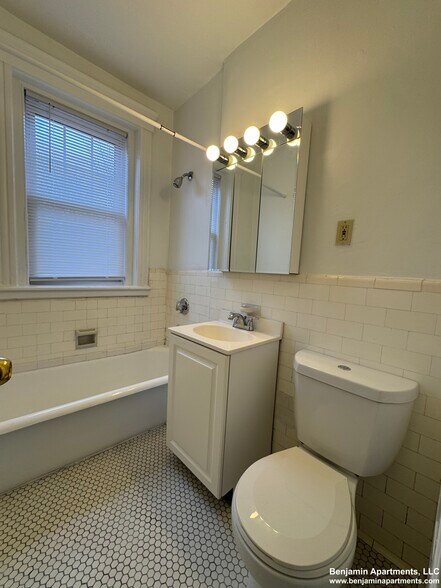 Building Photo - 20 Langdon St