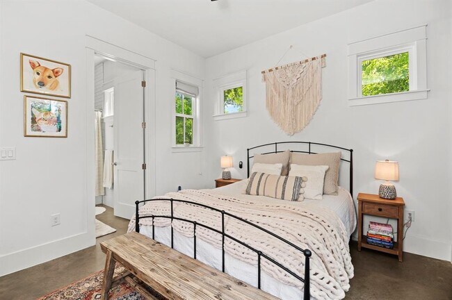 Building Photo - 3206 Garden Villa Ln