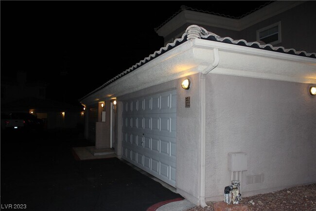 Primary Photo - 6701 Cobre Azul Ave