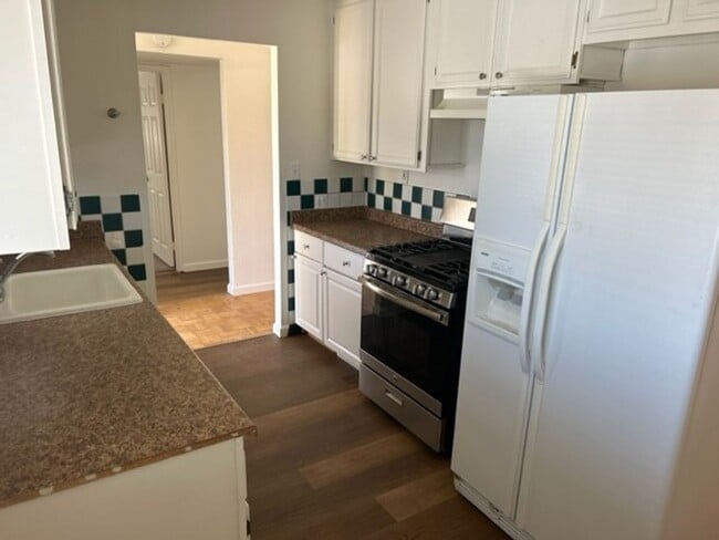 Building Photo - House:  3 Bedroom / 1 Bathroom - North Highlands