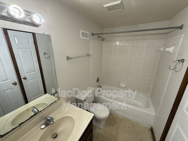 Building Photo - 10717 S Jamie Pl