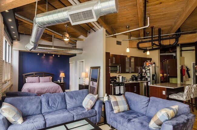 Building Photo - 43 Charlton St