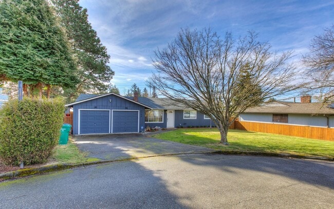Building Photo - Cheery 3bedroom/1bath Rambler in Federal Way
