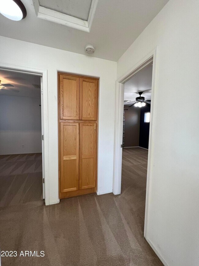 Building Photo - 2709 E Bart St