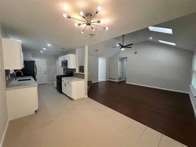 Building Photo - 7814 Bob White Dr