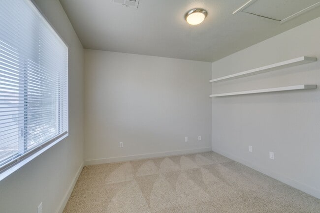 Building Photo - SUMMERLIN BEAUTY WITH TONS OF UPGRADES*3 LARGE BEDROOMS*COMMUNITY POOL*