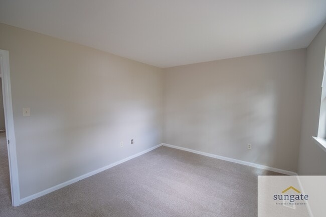 Building Photo - 6449 Union Ct