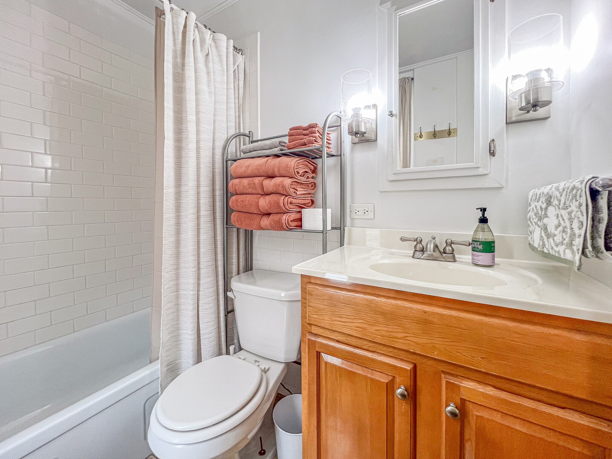 Building Photo - 1175 Iowa St