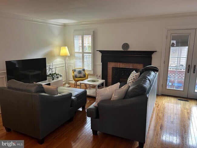 Building Photo - 146 Washington St