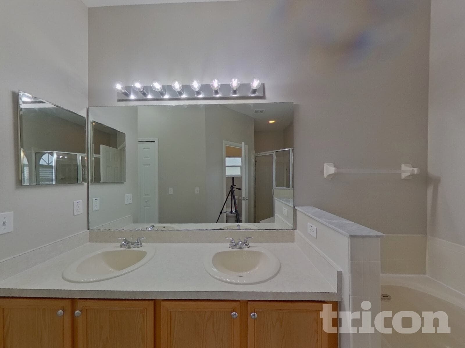 Building Photo - 229 Beckenham Dr