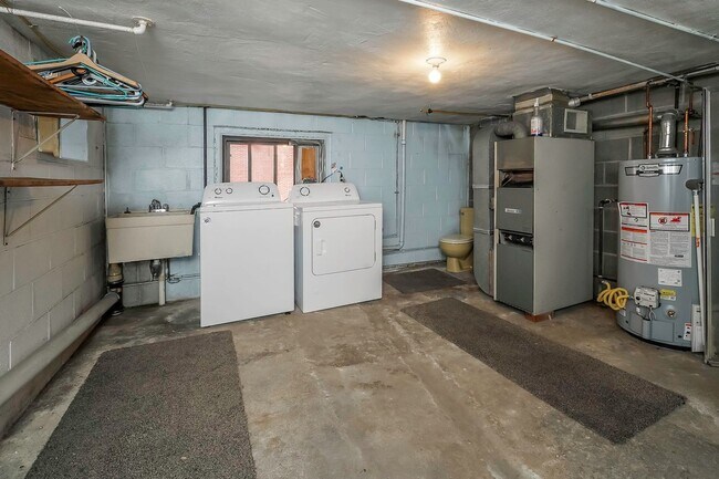 Building Photo - 3469 Denny St