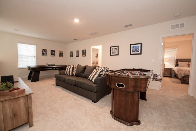 Building Photo - 5277 Oakbourne Ave