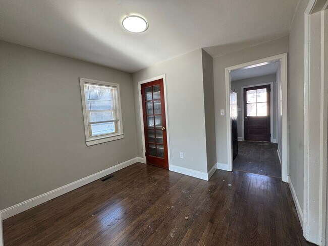 Building Photo - Newly Renovated 3-bedroom, 1-bathroom home in Bethlehem Township