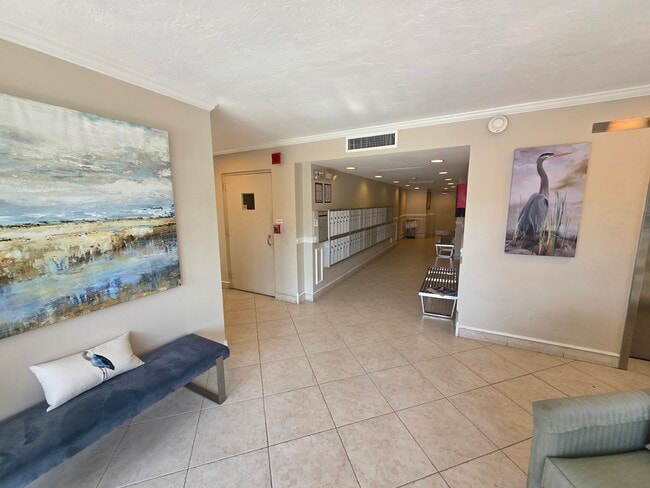 Building Photo - 3100 NE 48th Ct
