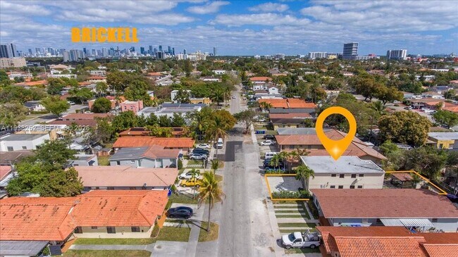 Building Photo - 3522 SW 25th St