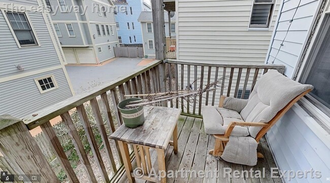 Building Photo - 378 Washington St