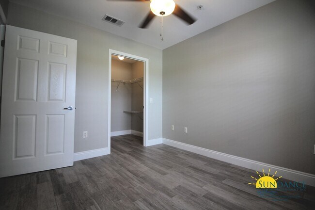 Building Photo - Beautiful 2 Bedroom Unit in Bluewater Bay