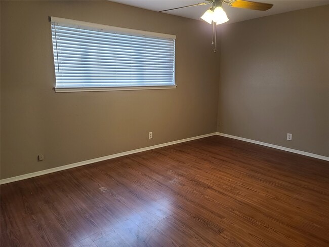 Building Photo - 5303 Little John Ln