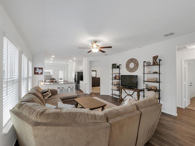 Building Photo - 2913 Meadowlands Dr