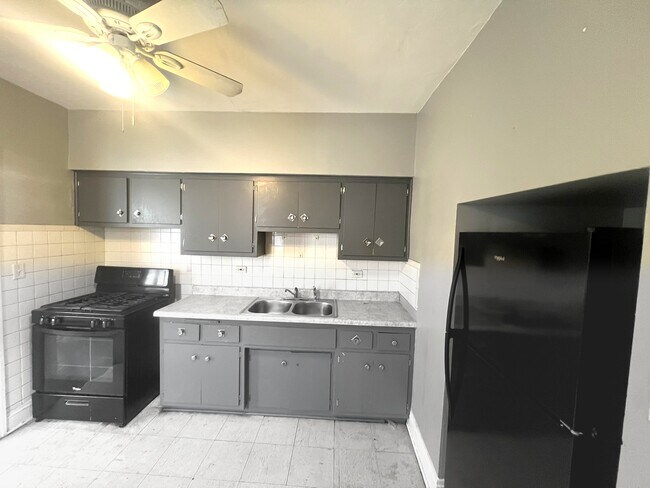 Building Photo - 355 W 120th St