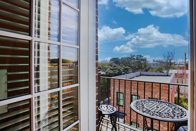 Building Photo - 425 East McDonough Street, Unit 310