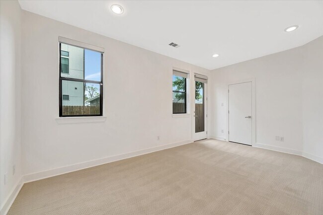 Building Photo - 2104 Colorado St