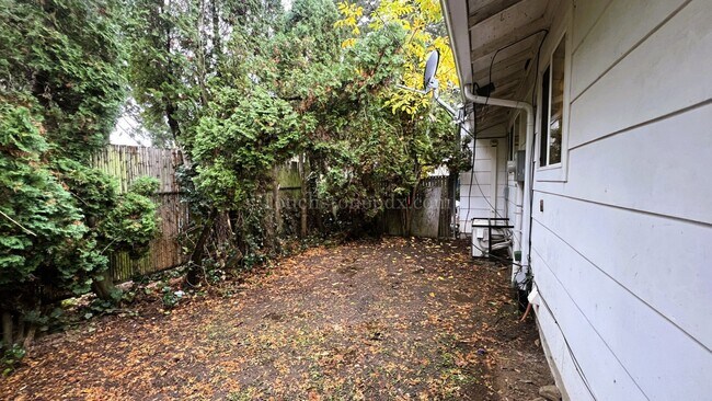 Building Photo - Updated 2 Bedroom Featuring New Plank Flooring