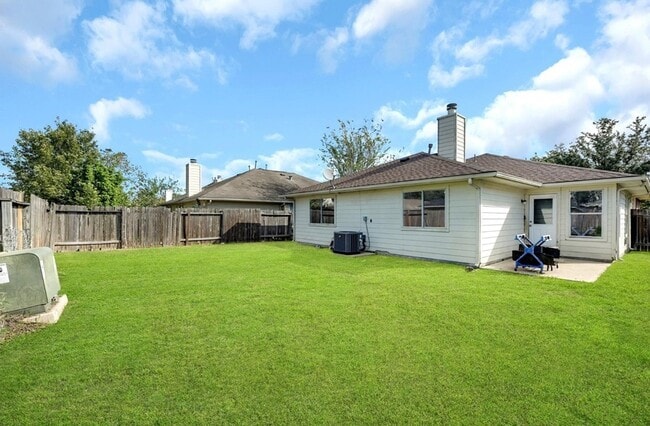 Building Photo - 4018 Floral Way Ct