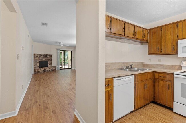 Building Photo - 3208 Ginger Dr