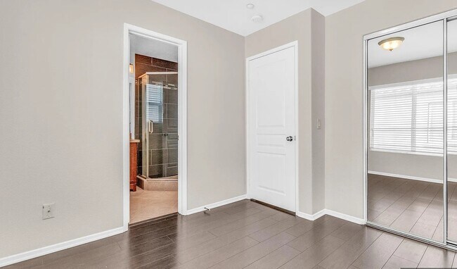 Building Photo - 443 Almond Rd