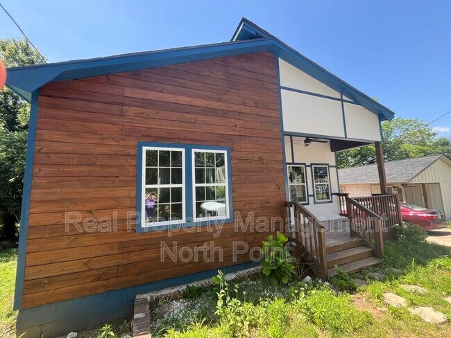 Primary Photo - 570 Grant St SW
