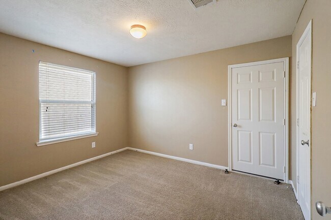 Building Photo - 8314 Hampton Bay Drive