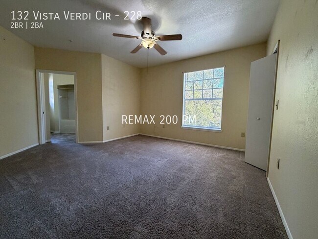 Building Photo - 132 Vista Verdi Cir