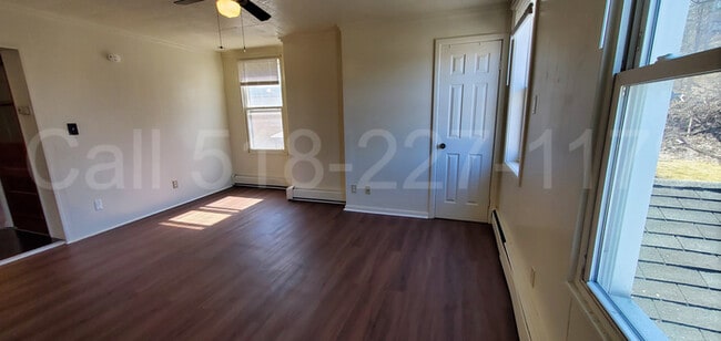 Building Photo - 2 Bedroom 1 Bath in Troy's HVCC Neighborhood