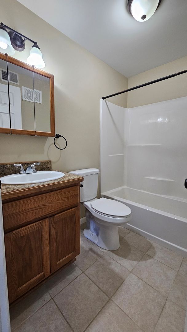 Building Photo - UPDATED 2 BEDROOM DUPLEX HOMES FOR LEASE!