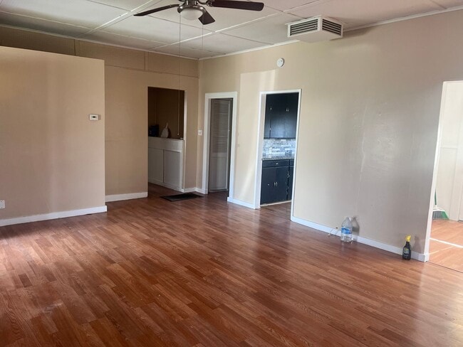 Building Photo - 337 Harding Ave.