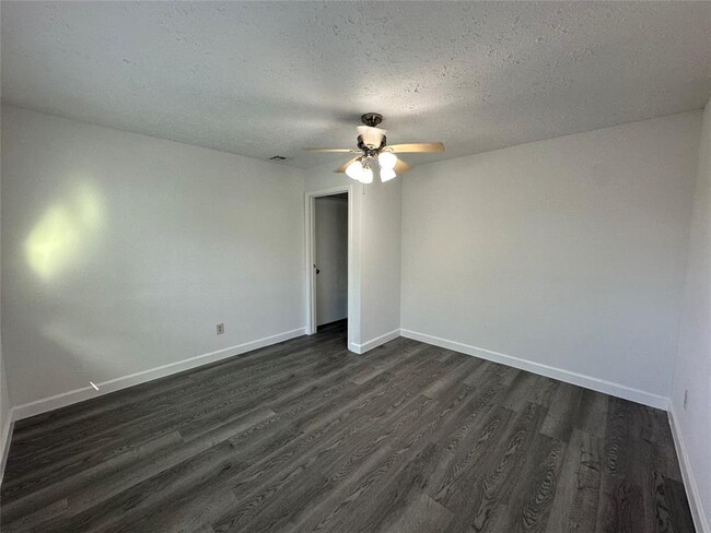 Building Photo - 101 Cavalry Cir