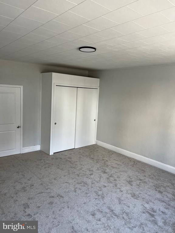 Building Photo - 533 E Market St