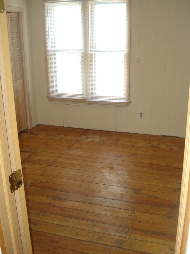 Building Photo - 1000 Burr