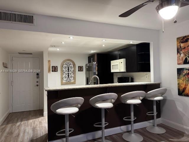 Building Photo - 400 Leslie Dr