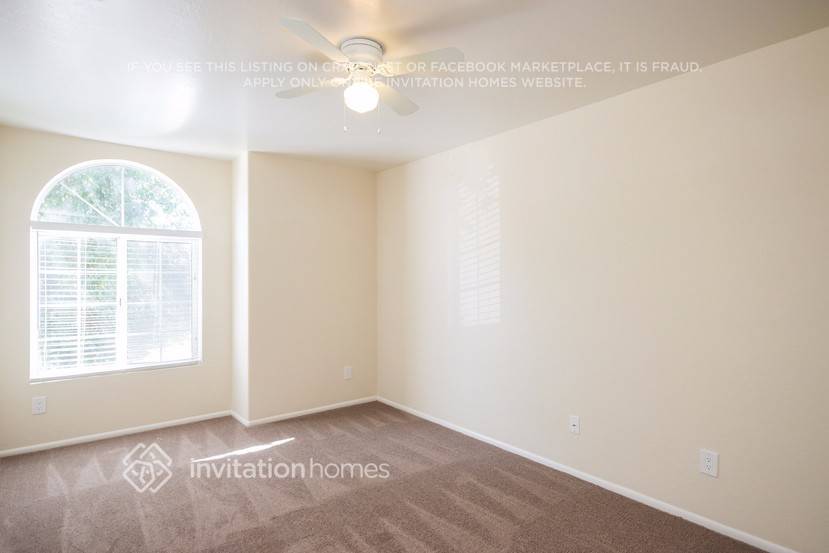 Building Photo - 1126 E Hearne Way