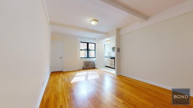 Primary Photo - 850 Amsterdam Ave
