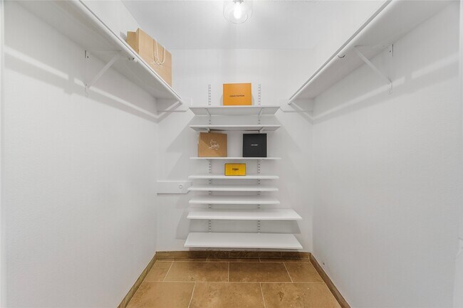 Building Photo - 10310 Minturn Ln