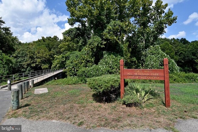 Building Photo - 6135 Edsall Rd