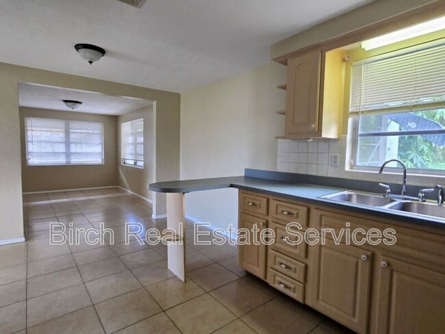 Building Photo - 4847 Aegean Ave