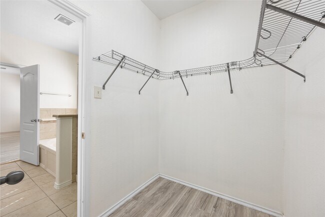 Building Photo - 23906 Fairport Harbor Ln