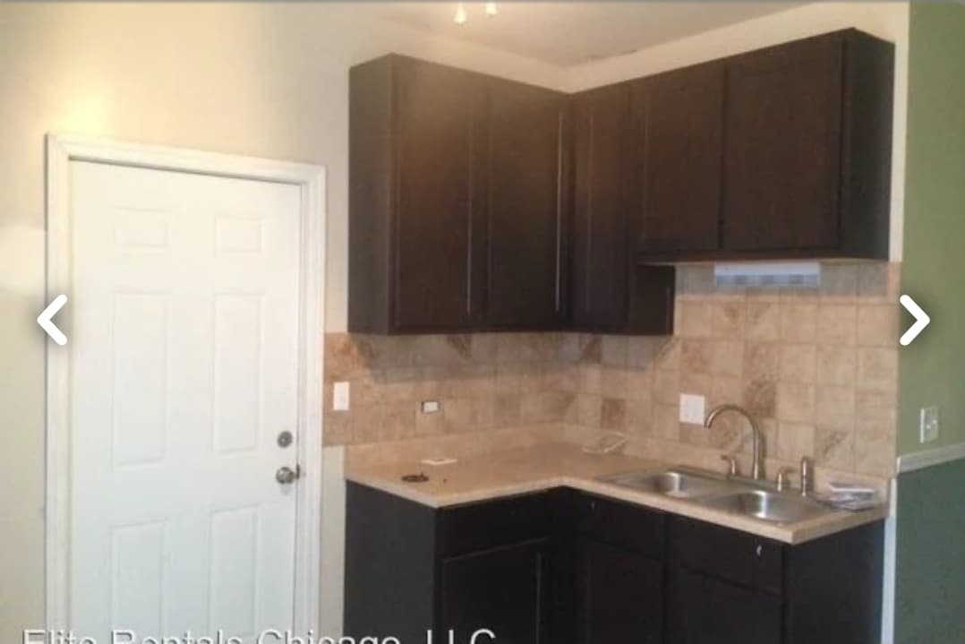 Building Photo - 9220 S Manistee Ave