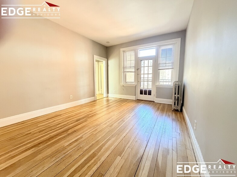 Building Photo - 25 Mt Hood Rd