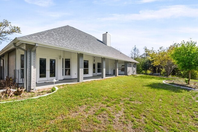 Building Photo - 83 Lake Lorraine Cir
