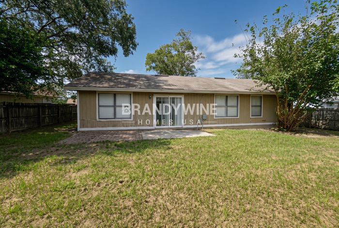 Building Photo - 8142 Settlers Landing Trail N